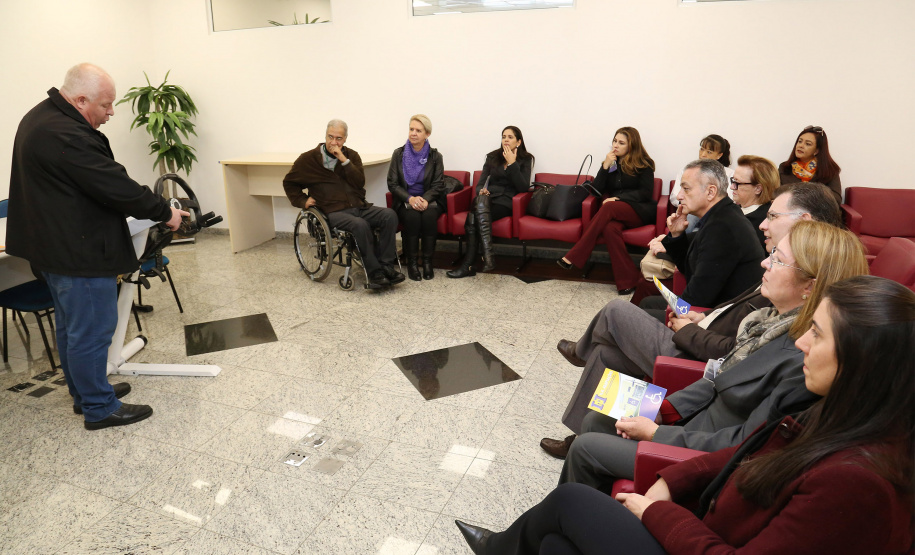 A Secretaria de Estado da Saúde e o Hospital do Trabalhador (HT) apresentaram a profissionais e entidades de classe a proposta de incorporação do Centro Hospitalar de Reabilitação Ana Carolina Moura Xavier (CHR) ao HT. A ideia é otimizar os recursos disponíveis e sub-utilizados no Centro de Reabilitação e complementar a assistência já oferecida pelo HT.  Foto: Clevis Massolla/SESA