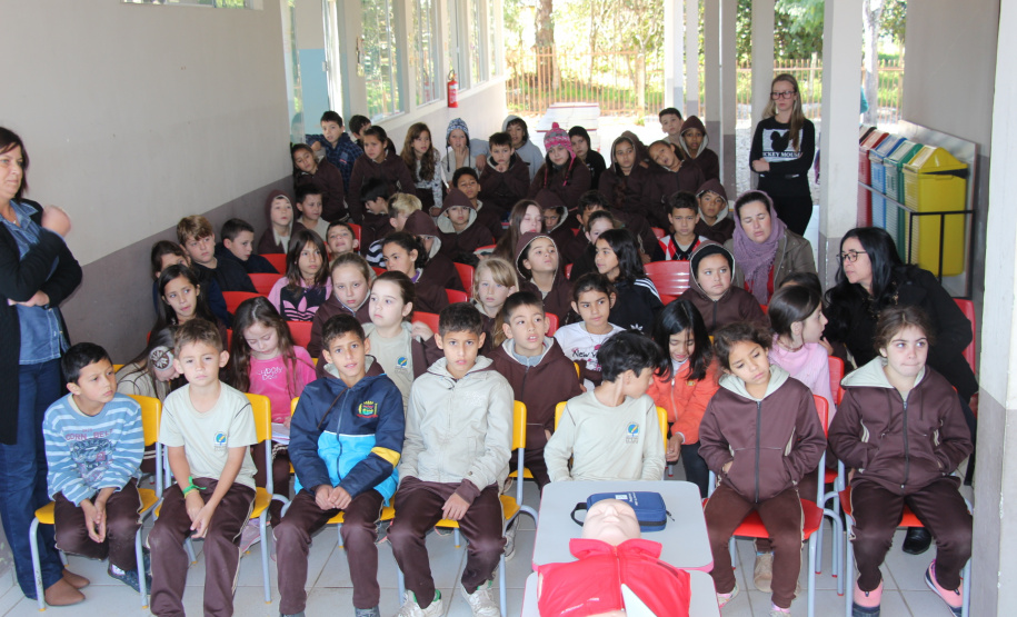 O município de Agudos do Sul, localizado na Região Metropolitana de Curitiba, recebeu nesta sexta-feira (07/06), a primeira ação do Programa Criança Feliz no Paraná, na Escola Municipal Miguel Júnior de Souza. A atividade faz parte de uma série de ações sociais que incluem o programa nos municípios.  -  Agudos do Sul, 07/06/2019  -  Foto: Divulgação SEJUF