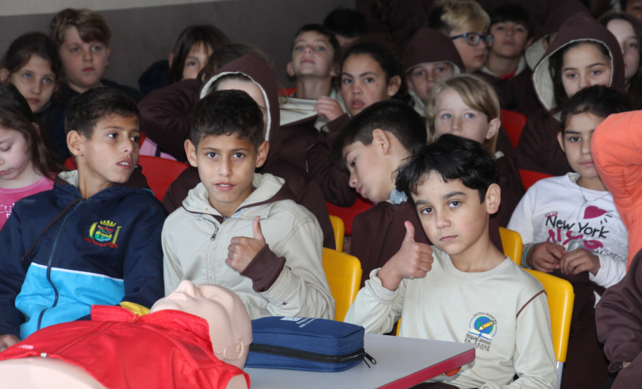 O município de Agudos do Sul, localizado na Região Metropolitana de Curitiba, recebeu nesta sexta-feira (07/06), a primeira ação do Programa Criança Feliz no Paraná, na Escola Municipal Miguel Júnior de Souza. A atividade faz parte de uma série de ações sociais que incluem o programa nos municípios.  -  Agudos do Sul, 07/06/2019  -  Foto: Divulgação SEJUF