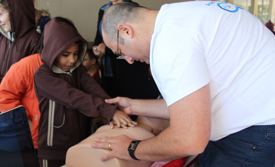 O município de Agudos do Sul, localizado na Região Metropolitana de Curitiba, recebeu nesta sexta-feira (07/06), a primeira ação do Programa Criança Feliz no Paraná, na Escola Municipal Miguel Júnior de Souza. A atividade faz parte de uma série de ações sociais que incluem o programa nos municípios.  -  Agudos do Sul, 07/06/2019  -  Foto: Divulgação SEJUF
