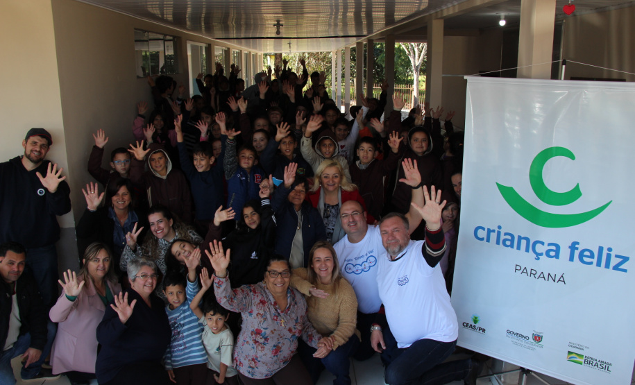 O município de Agudos do Sul, localizado na Região Metropolitana de Curitiba, recebeu nesta sexta-feira (07/06), a primeira ação do Programa Criança Feliz no Paraná, na Escola Municipal Miguel Júnior de Souza. A atividade faz parte de uma série de ações sociais que incluem o programa nos municípios.  -  Agudos do Sul, 07/06/2019  -  Foto: Divulgação SEJUF