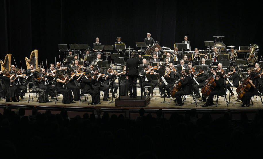 A programação intensa para o mês de junho da Orquestra Sinfônica do Paraná continua com o concerto Mozart, Schubert & Garcia no domingo, 16 de junho, às 10h30 no Guairão.  -  Foto: Maringas Maciel/Teatro Guaíra