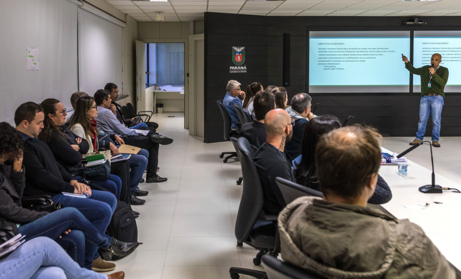 Comec realiza encontro com prefeituras da Região Metropolitana de Curitiba, para esclarecer dúvidas em processos de Planejamento Urbano.
1/06/2019
Foto: Maurilio Cheli