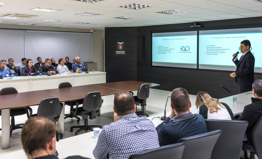 Comec realiza encontro com prefeituras da Região Metropolitana de Curitiba, para esclarecer dúvidas em processos de Planejamento Urbano.
1/06/2019
Foto: Maurilio Cheli