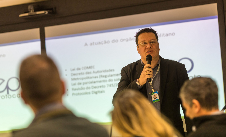 Comec realiza encontro com prefeituras da Região Metropolitana de Curitiba, para esclarecer dúvidas em processos de Planejamento Urbano.
1/06/2019
Foto: Maurilio Cheli