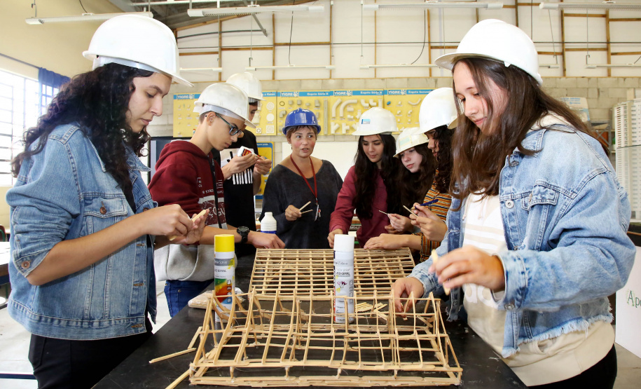 A Secretaria de Estado da Educação e do Esporte está com inscrições abertas para uma série de cursos, com início no segundo semestre. São 11 mil vagas para 43 cursos técnicos e outros três de especialização, distribuídos em 137 instituições de ensino de 73 cidades do Paraná. Todos são gratuitos, com certificação emitida pela secretaria. Foto: Jaelson Lucas/ANPr