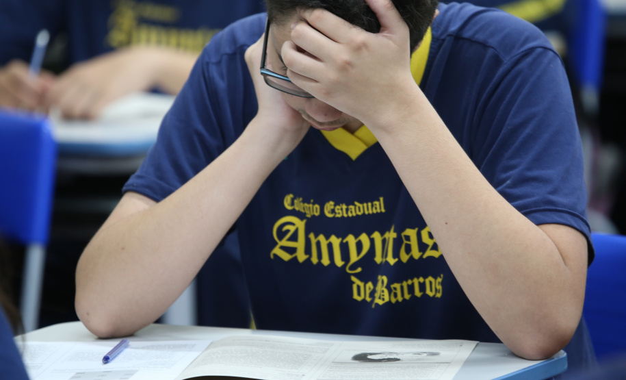 Uma verdadeira força-tarefa foi instalada nesta terça-feira (11) para a realização da segunda edição da Prova Paraná, avaliação diagnóstica desenvolvida pela Secretaria de Estado da Educação e do Esporte que é aplicada hoje em todas as escolas da rede estadual e nas escolas municipais de 398 cidades. Foto: José Fernando Ogura/ANPr