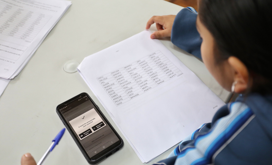 Uma verdadeira força-tarefa foi instalada nesta terça-feira (11) para a realização da segunda edição da Prova Paraná, avaliação diagnóstica desenvolvida pela Secretaria de Estado da Educação e do Esporte que é aplicada hoje em todas as escolas da rede estadual e nas escolas municipais de 398 cidades. Foto: José Fernando Ogura/ANPr