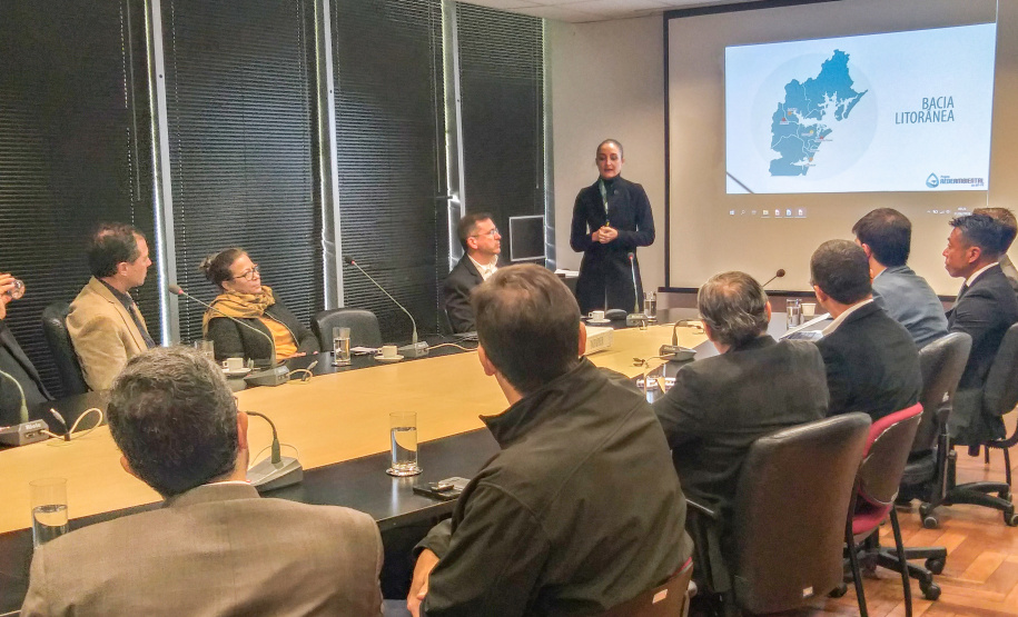 A Administração dos Portos do Paraná vai retomar os estudos para implantação do sistema unificado de identificação, rastreamento e autenticação de mercadorias no Estado. O diretor-presidente Luiz Fernando Garcia participou nesta terça-feira (11) do 3º Workshop Brasil ID Smart Port, na sede do Ministério Público do Estado, em Curitiba.  - Curitiba, 11/06/2019  -  Foto: Cláudio Neves/APPA