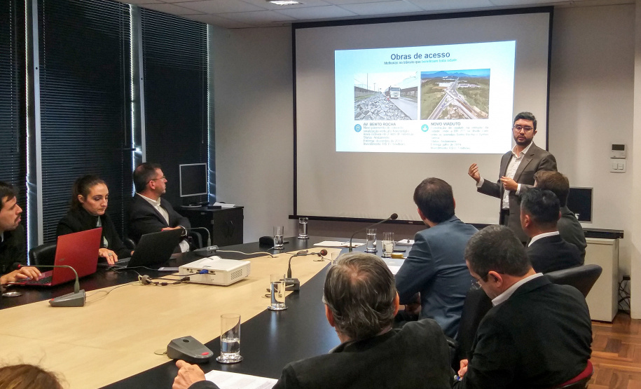 A Administração dos Portos do Paraná vai retomar os estudos para implantação do sistema unificado de identificação, rastreamento e autenticação de mercadorias no Estado. O diretor-presidente Luiz Fernando Garcia participou nesta terça-feira (11) do 3º Workshop Brasil ID Smart Port, na sede do Ministério Público do Estado, em Curitiba.  - Curitiba, 11/06/2019  -  Foto: Cláudio Neves/APPA