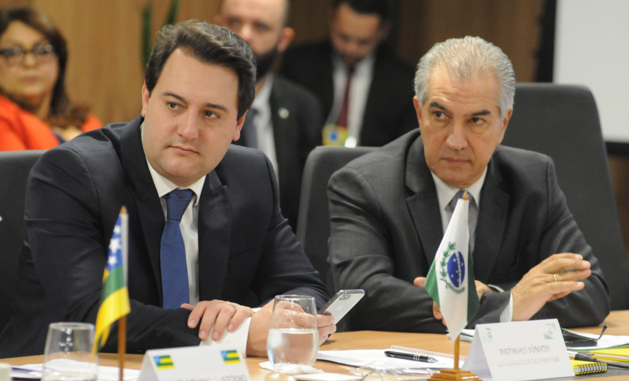 O governador Carlos Massa Ratinho Junior cumpriu agenda em Brasília (DF) nesta terça-feira (11) e participou de diversas reuniões e encontros. Pela manhã, esteve na quinta reunião do Fórum de Governadores.  -  Curitiba, 11/06/2019  -  Fotos: Paulo H. Carvalho / Agencia Brasilia.