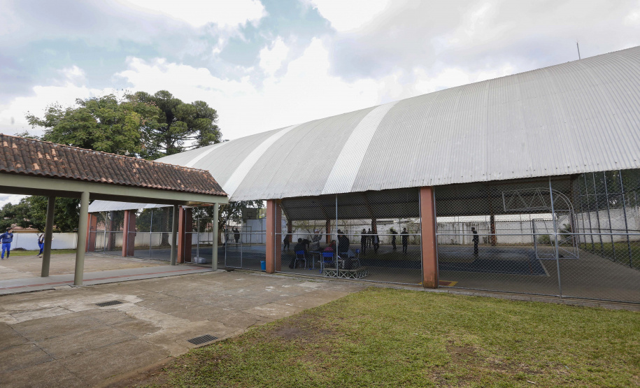 Colégio Estadual Amâncio Moro. N/F: cobertura da quadra de esportes.Curitiba, 06-06-19.Foto: Arnaldo Alves / ANPr.