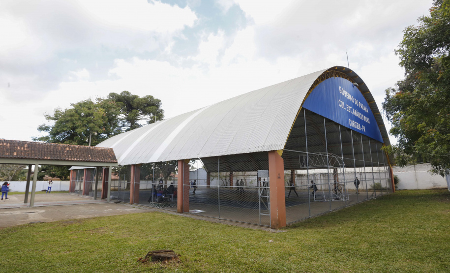 Colégio Estadual Amâncio Moro. N/F: cobertura da quadra de esportes.Curitiba, 06-06-19.Foto: Arnaldo Alves / ANPr.