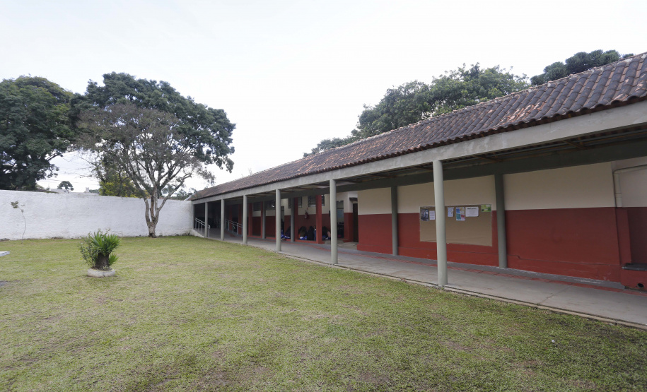 Colégio Estadual Amâncio Moro. N/F: construção de cobertura.Curitiba, 06-06-19.Foto: Arnaldo Alves / ANPr.
