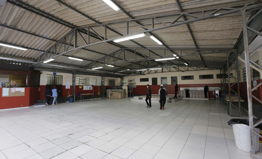 Colégio Estadual Amâncio Moro. N/F: troca de piso.Curitiba, 06-06-19.Foto: Arnaldo Alves / ANPr.