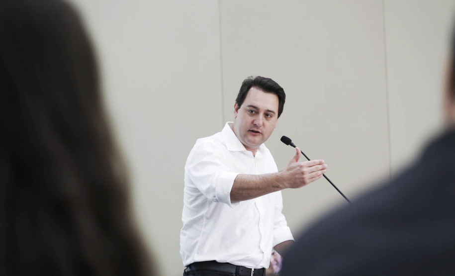 Governador Carlos Massa Ratinho Junior participa do seminário  do programa Investe Turismo, em Foz do Iguaçu. Foto: Arnaldo Alves/ANPr