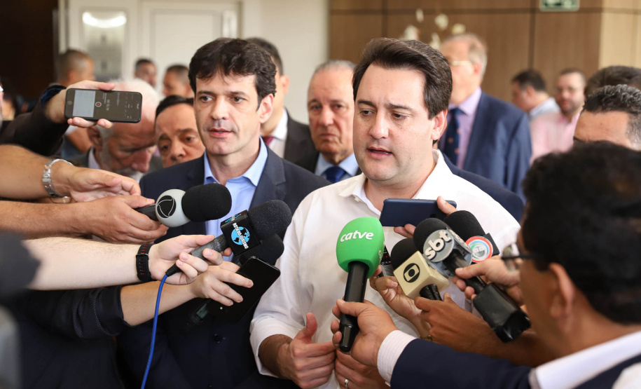 Governador Carlos Massa Ratinho Junior participa do seminário  do programa Investe Turismo, em Foz do Iguaçu. Foto: Rodrigo Felix Leal/ANPr