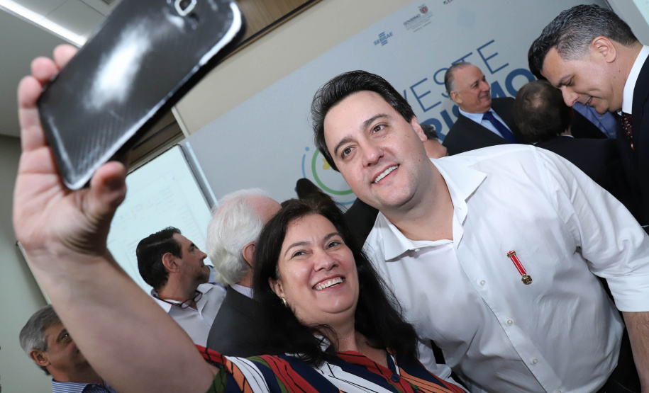 Governador Carlos Massa Ratinho Junior participa do seminário  do programa Investe Turismo, em Foz do Iguaçu. Foto: Rodrigo Felix Leal/ANPr