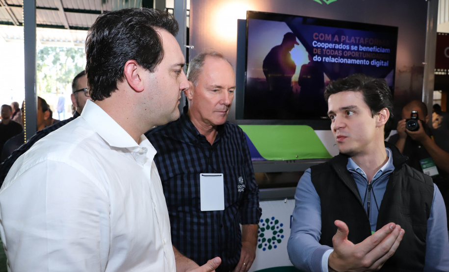 O governador Carlos Massa Ratinho Junior esteve nesta quarta-feira (12) na Digital Agro 2019, em Carambeí, nos Campos Gerais. O evento apresenta e discute as principais novidades tecnológicas para o agronegócio, como a digitalização do campo, automação, robótica, internet das coisas e Big Data. Foto: Rodrigo Felix Leal/ANPr