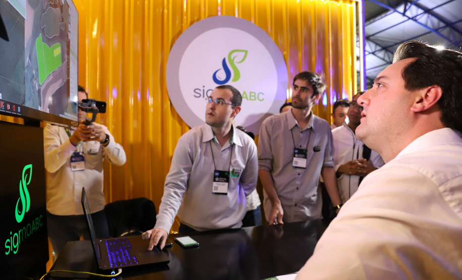 O governador Carlos Massa Ratinho Junior esteve nesta quarta-feira (12) na Digital Agro 2019, em Carambeí, nos Campos Gerais. O evento apresenta e discute as principais novidades tecnológicas para o agronegócio, como a digitalização do campo, automação, robótica, internet das coisas e Big Data. Foto: Rodrigo Felix Leal/ANPr