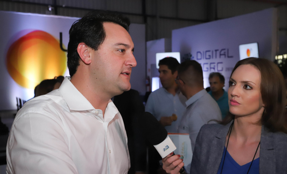 O governador Carlos Massa Ratinho Junior esteve nesta quarta-feira (12) na Digital Agro 2019, em Carambeí, nos Campos Gerais. O evento apresenta e discute as principais novidades tecnológicas para o agronegócio, como a digitalização do campo, automação, robótica, internet das coisas e Big Data. Foto: Rodrigo Felix Leal/ANPr