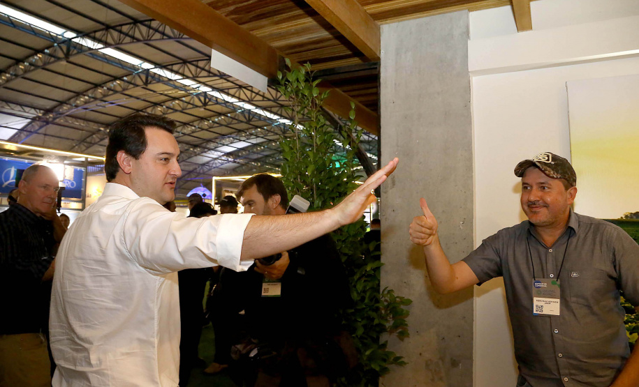 O governador Carlos Massa Ratinho Junior esteve nesta quarta-feira (12) na Digital Agro 2019, em Carambeí, nos Campos Gerais. O evento apresenta e discute as principais novidades tecnológicas para o agronegócio, como a digitalização do campo, automação, robótica, internet das coisas e Big Data. FotoJaelson Lucas/ANPr