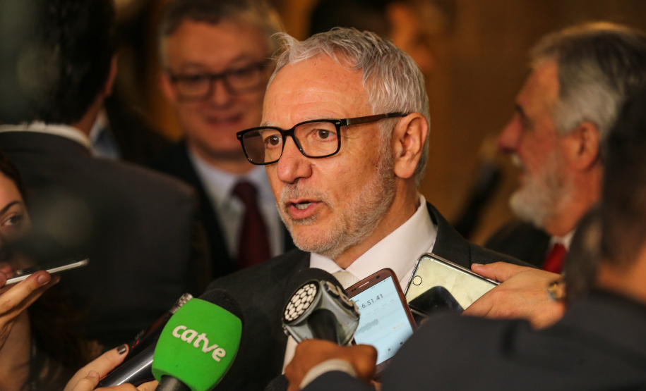 O presidente da Federação das Indústrias do Estado do Paraná (Fiep), Edson Campagnolo , no Centro de Eventos FIEPem Curitiba, durante lançamento do programa Mobilização pelo Emprego e Produtividade para Todos, iniciativa do Ministério da Economia, por meio da Secretaria Especial de Produtividade, Emprego e Competitividade (Sepec), realizado em parceria com os governos estaduais e o Sebrae.  Curitiba, 13/06/2019 -Foto: Geraldo Bubniak/ANPr