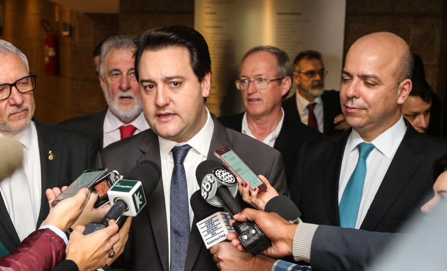 O governador Carlos Massa Ratinho Junior participou nesta quinta-feira (13), no auditório da Federação das Indústrias do Estado do Paraná (Fiep), do lançamento do programa Mobilização pelo Emprego e Produtividade para Todos.  -  Curitiba, 13/11/2019  -  Foto: Geraldo Bubniak/ANPr