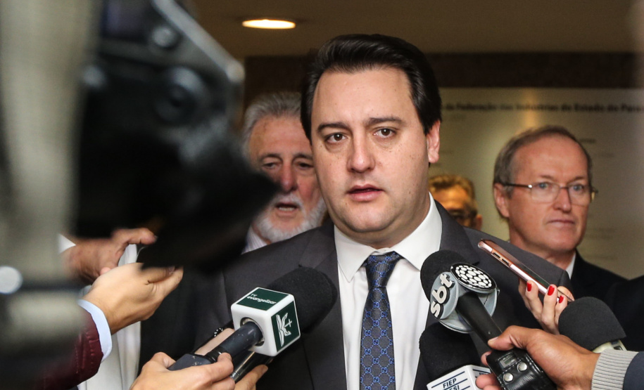 O governador Carlos Massa Ratinho Junior participou nesta quinta-feira (13), no auditório da Federação das Indústrias do Estado do Paraná (Fiep), do lançamento do programa Mobilização pelo Emprego e Produtividade para Todos.  -  Curitiba, 13/11/2019  -  Foto: Geraldo Bubniak/ANPr