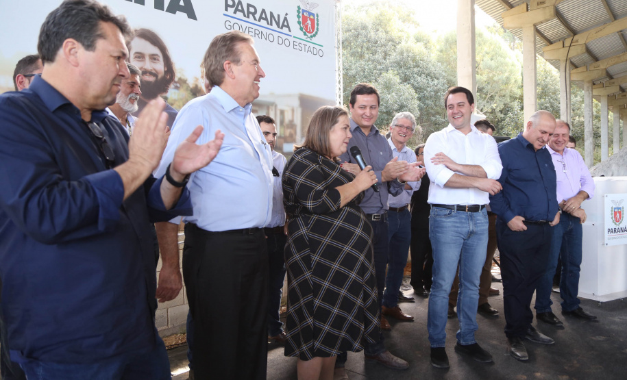 Governador Carlos Massa Ratinho Junior, durante solenidade realizada no município de Quitandinha, na Região Metropolitana de Curitiba, entregou títulos de regularização fundiária para 59 pequenos produtores rurais e confirmou recursos para a prefeitura adquirir equipamento rodoviário e veículo para uso na administração  -  Quitandinha, 13/06/2019  -  Foto: José Fernando Ogura/ANPr
