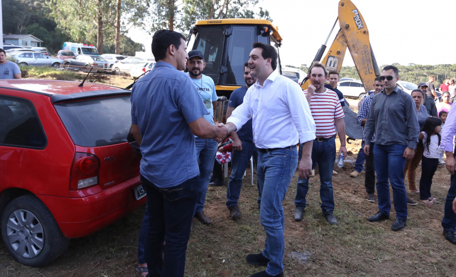 Governador Carlos Massa Ratinho Junior, durante solenidade realizada no município de Quitandinha, na Região Metropolitana de Curitiba, entregou títulos de regularização fundiária para 59 pequenos produtores rurais e confirmou recursos para a prefeitura adquirir equipamento rodoviário e veículo para uso na administração  -  Quitandinha, 13/06/2019  -  Foto: José Fernando Ogura/ANPr