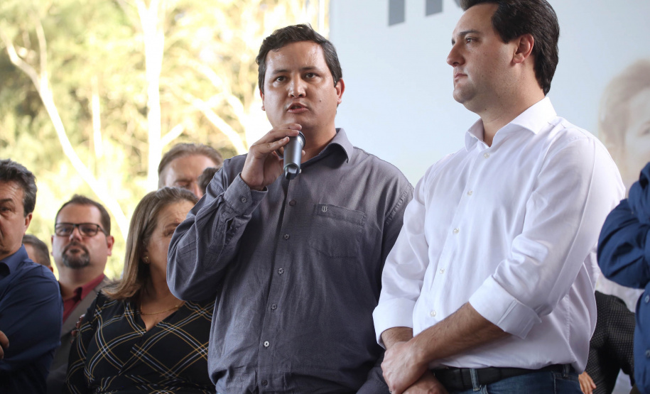 Governador Carlos Massa Ratinho Junior, durante solenidade realizada no município de Quitandinha, na Região Metropolitana de Curitiba, entregou títulos de regularização fundiária para 59 pequenos produtores rurais e confirmou recursos para a prefeitura adquirir equipamento rodoviário e veículo para uso na administração  -  Quitandinha, 13/06/2019  -  Foto: José Fernando Ogura/ANPr