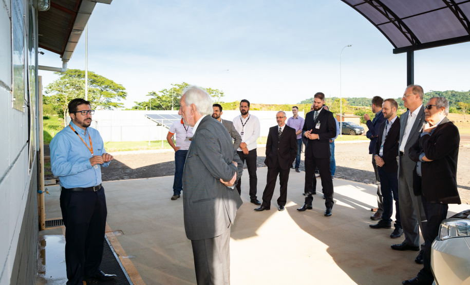 O vice-governador  Darci Piana, acompanhado do Diretor de Operações do Sebrae, Júlio Agostini e o Vice-presidente da Fecomércio e presidente do Sindilojas, Carlos Rodrigues do Nascimento visitaram a planta de produção de biogás e biometano, administrada pelo CIBiogás e que abastece parte da frota dos veículos da usina hidrelétrica de Itaipu. Foto:Alexandre Marchetti