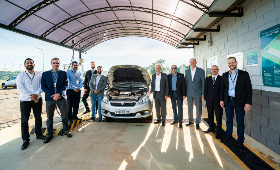 O vice-governador do Paraná Darci Piana, acompanhado do Diretor de Operações do Sebrae, Júlio Agostini e o Vice-presidente da Fecomércio e presidente do Sindilojas, Carlos Rodrigues do Nascimento visitaram a planta de produção de biogás e biometano, administrada pelo CIBiogás e que abastece parte da frota dos veículos da usina hidrelétrica de Itaipu.