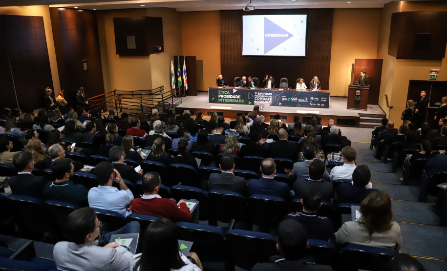 Governador Carlos Massa Ratinho Junior participa da abertura do I Simpósio Paranaense de Combate à Corrupção na Administração Pública - Curitiba, 13/06/2019 - Foto: Rodrigo Félix Leal/ANPr