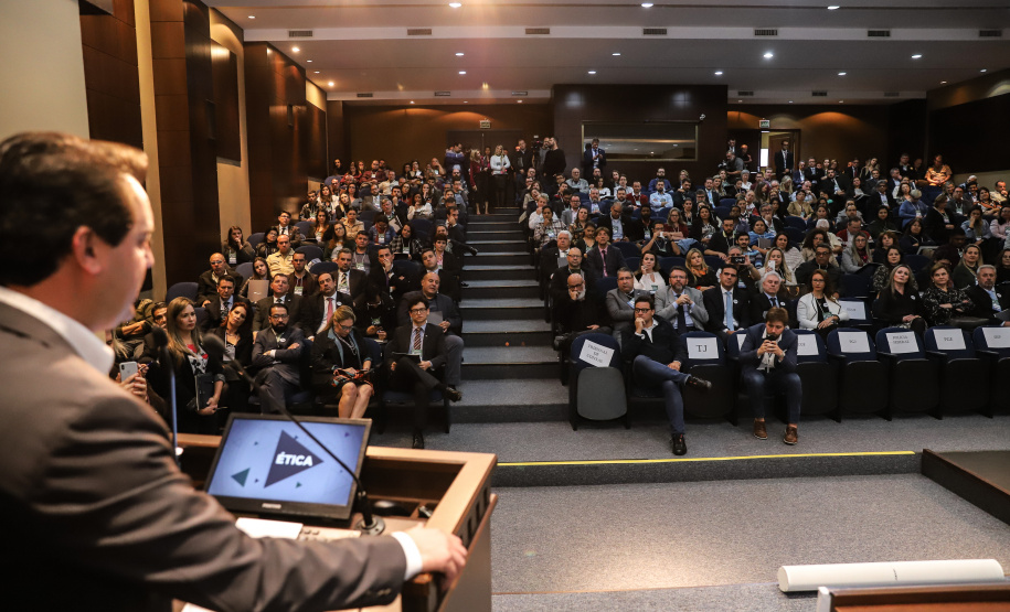 Governador Carlos Massa Ratinho Junior participa da abertura do I Simpósio Paranaense de Combate à Corrupção na Administração Pública - Curitiba, 13/06/2019 - Foto: Rodrigo Félix Leal/ANPr