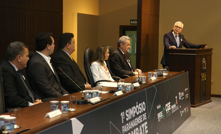 Governador Carlos Massa Ratinho Junior participa da abertura do I Simpósio Paranaense de Combate à Corrupção na Administração Pública. Na foto, o presidente da OAB-PR, Cássio Lisandro Telles - Curitiba, 13/06/2019 - Foto: Jaelson Lucas/ANPr