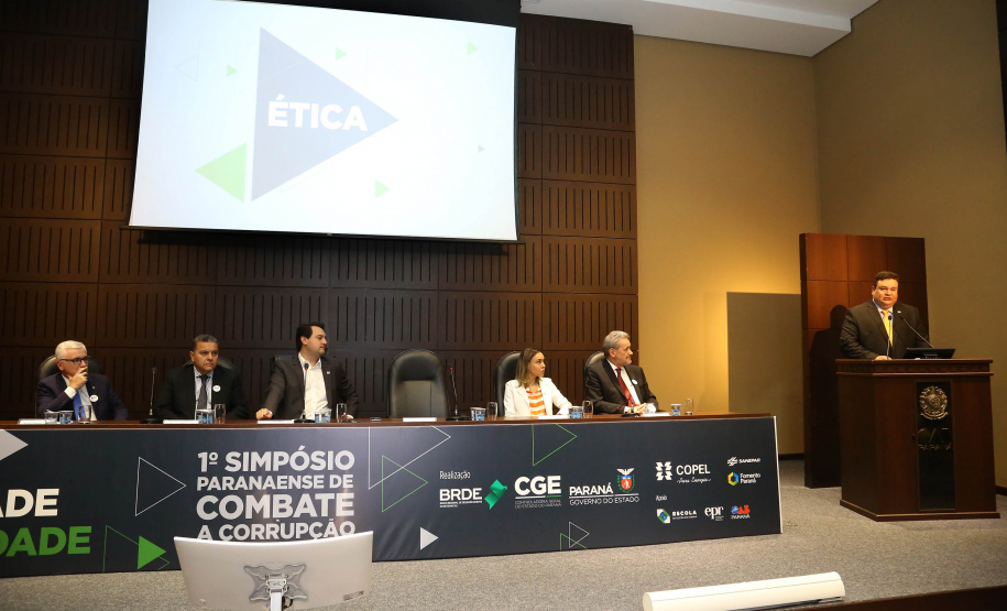 Governador Carlos Massa Ratinho Junior participa da abertura do I Simpósio Paranaense de Combate à Corrupção na Administração Pública. Na foto, o secretário da Controladoria Geral do Estado, Raul Siqueira - Curitiba, 13/06/2019 - Foto: Jaelson Lucas/ANPr