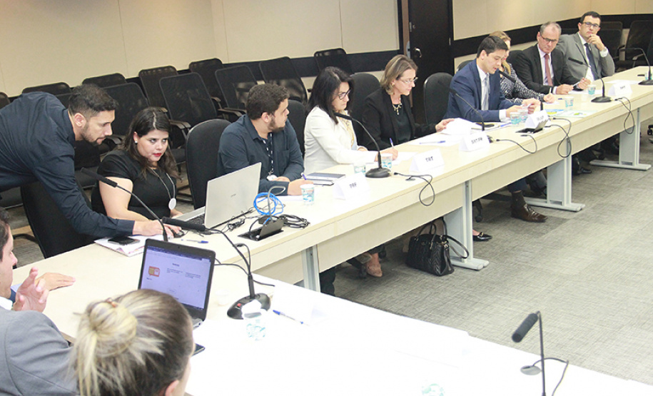 Com a presença das principais entidades que lutam para combater o trabalho análogo ao de escravo, a Secretaria de Estado da Justiça, Família e Trabalho iniciou nesta quinta-feira tratativas para a instalação da Comissão Estadual de Erradicação do Trabalho Escravo no Paraná (Coetrae). Foto: SEJUF