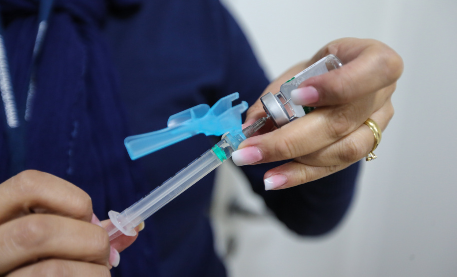 A necessidade de reforçar a imunização em todo o Paraná é o foco do encontro que reúne os coordenadores das 22 Regionais de Saúde do Estado. A reunião começou nesta segunda-feira (17) e continua amanhã no auditório da 2ª Regional de Saúde em Curitiba.

  Foto: Geraldo Bubniak/ANPr