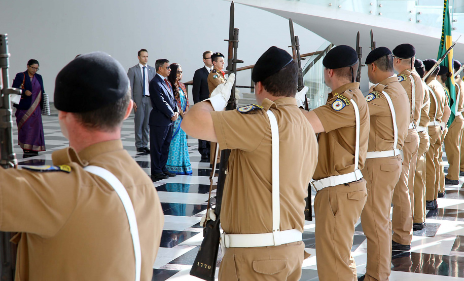 Governador Carlos Massa Ratinho Jr recebe visita do embaixador de Bangladesh Zulfiqar Rahman. - Curitiba,17/06/2019 Foto:Jaelson Lucas / ANPr