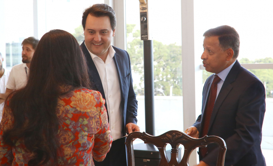 Governador Carlos Massa Ratinho Jr recebe visita do embaixador de Bangladesh Zulfiqar Rahman. - Curitiba,17/06/2019 Foto:Jaelson Lucas / ANPr