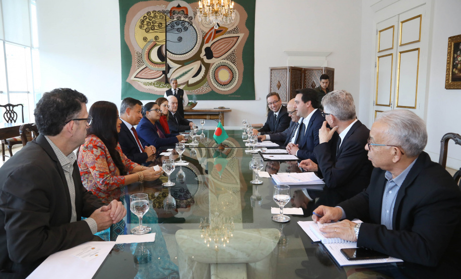 Governador Carlos Massa Ratinho Jr recebe visita do embaixador de Bangladesh Zulfiqar Rahman. - Curitiba,17/06/2019 Foto:Jaelson Lucas / ANPr