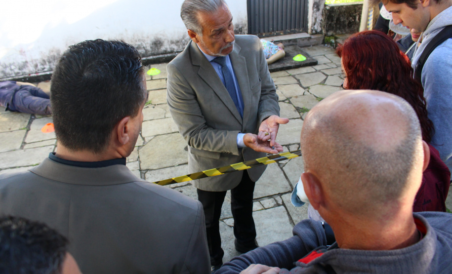 A Polícia Civil do Paraná promoveu na sexta-feira (14) a primeira edição do Curso de Orientação à Imprensa em Áreas de Conflito Armado, em Curitiba. Noções básicas sobre procedimentos policiais em locais de crime, atendimento pré-hospitalar de combate e instrução de tiro foram algumas das disciplinas ministradas no treinamento, que reuniu 20 jornalistas de veículos de comunicação paranaenses.  Curitiba, 17/06/2019  -  Foto: Divulgação Polícia Civil