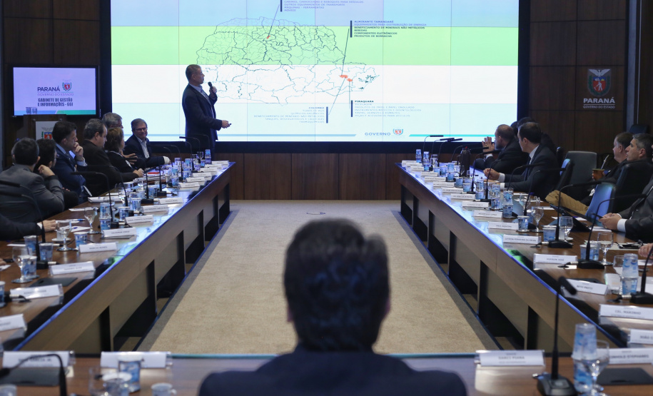 Também na reunião do secretariado desta terça-feira (18), o Instituto Paranaense de Desenvolvimento Econômico e Social (Ipardes) apresentou um estudo sobre as cidades do Paraná com menor Índice de Desenvolvimento Humano. A iniciativa listou 45 municípios com indicadores abaixo da média estadual, levando em consideração critérios como taxa de mortalidade, abandono escolar e emprego formal. Foto: José Fernando Ogura/ANPr