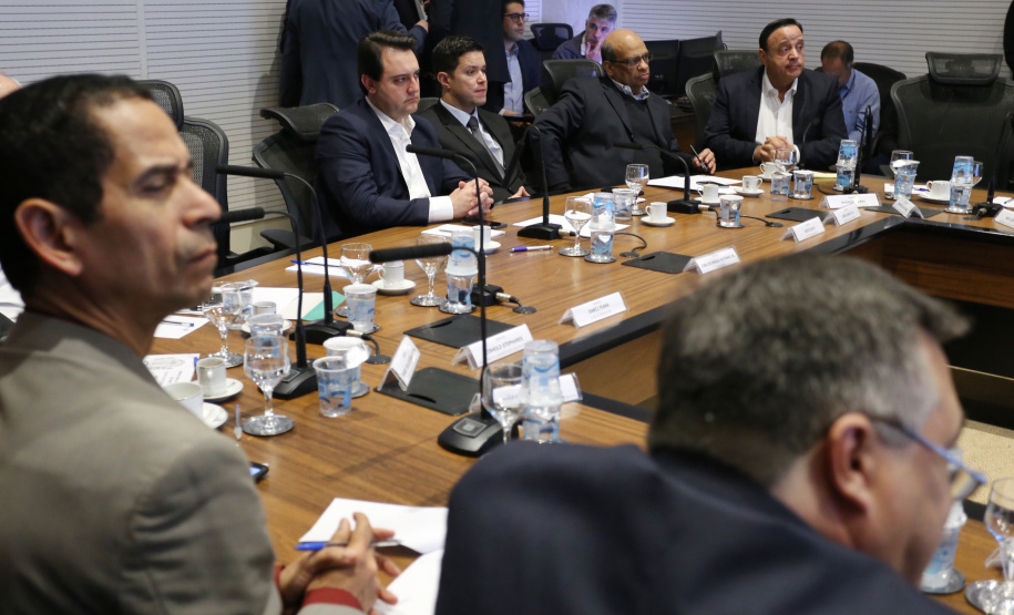 Governador Carlos Massa Ratinho Junior durante reunião com a equipe de governo. Foto: José Fernando Ogura/ANPr