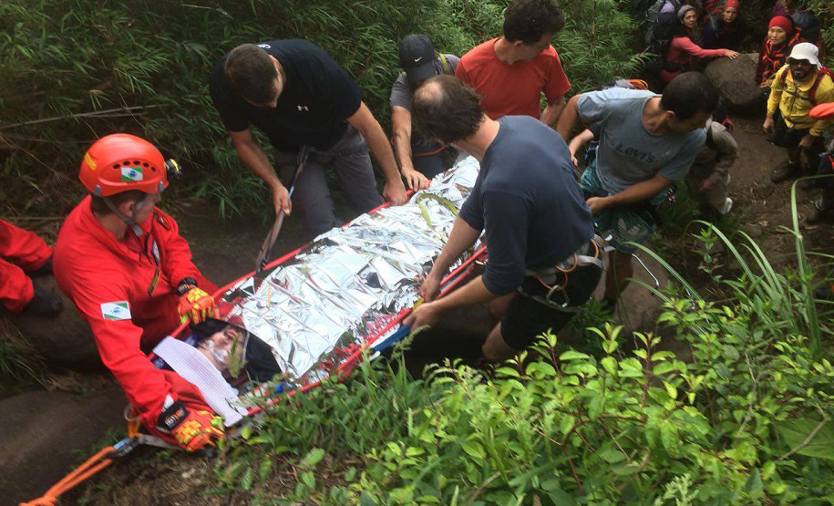 Grupo especializado dos bombeiros atua em busca e salvamento de pessoas em florestas, montanhas ou águas. Foto:Bombeiros Paraná - Grupo de Operações de Socorro Tático - https://www.facebook.com/gost.pr/
