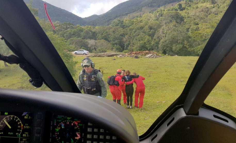 Grupo especializado dos bombeiros atua em busca e salvamento de pessoas em florestas, montanhas ou águas. Foto:Bombeiros Paraná - Grupo de Operações de Socorro Tático - https://www.facebook.com/gost.pr/