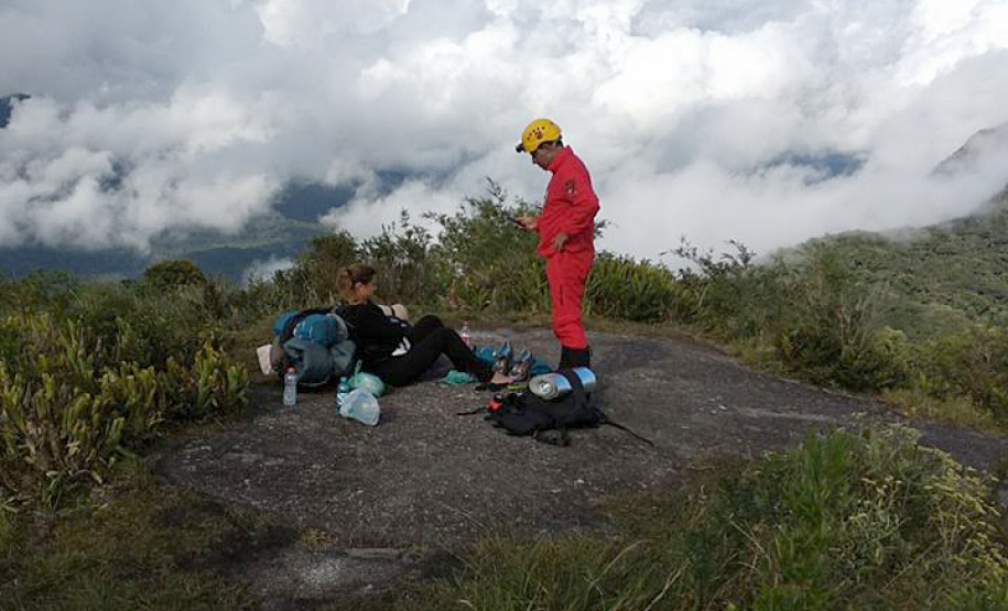 Grupo especializado dos bombeiros atua em busca e salvamento de pessoas em florestas, montanhas ou águas. Foto:Bombeiros Paraná - Grupo de Operações de Socorro Tático - https://www.facebook.com/gost.pr/