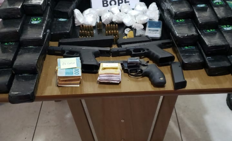 Uma grande operação de inteligência desencadeada pela Polícia Militar, denominada Corpus Christi, prendeu, na manhã desta quarta-feira (19/06), 19 pessoas pertencentes a uma organização criminosa de tráfico de drogas que atuava no Litoral e na Capital  -  Curitiba, 19/06/2019  -  Foto: Divulgação PMPR